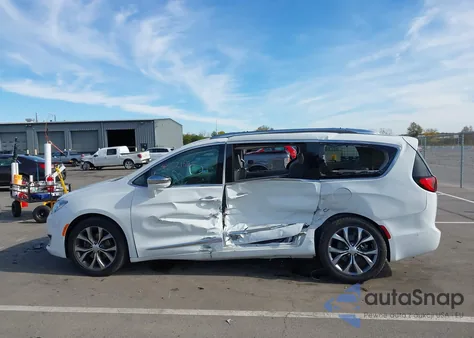 2018 Chrysler Pacifica Limited from USA, damaged, VIN 2C4RC1GG5JR117703